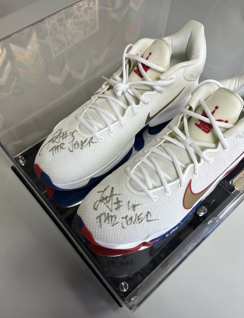 Custom Display Cases for Memorabilia 